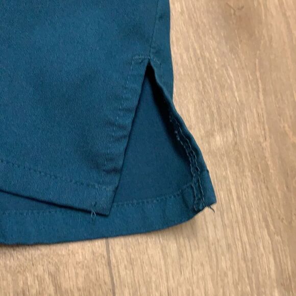 Womens Cherokee LUXE V-Neck Nursing Scrub Shirt - Picture 4 of 5